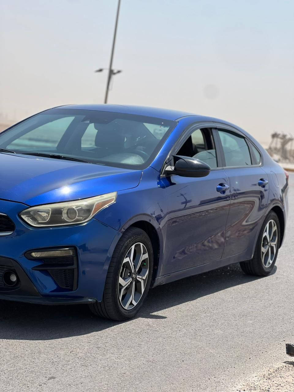 بيع سريع مستعجل            
السلام عليكم كيه فورتي 2021 
سياره نضيفه ومناقصه شي مكينه 2000 دوش 
مكفوله كير مكينه دواخل ليبل واحد السياره كله 
ماشيه 75 ميل نص مواصفات السعر 135 وبيه مجال بصيط بسم شركه تحويل وكاله مضمون 
اني عدي بيه وكاله بسمي 
مكاني بغداد الحسينية ***********@
