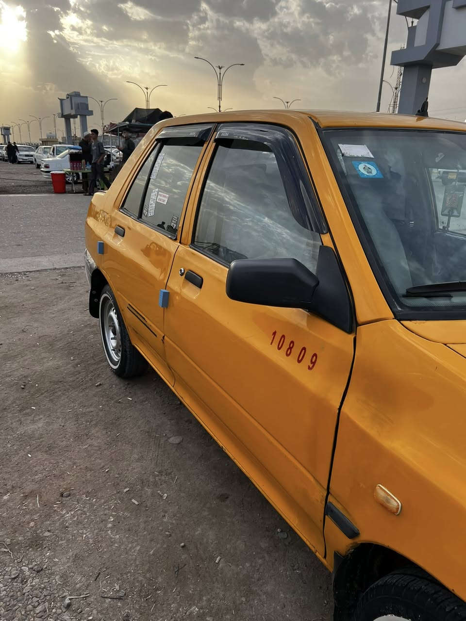 السلام عليكم سايبه للبيع مديل 18 بسمي رقم بصره سنولي لحد 29 سياره نضيفه برانكيت مكفول محرك شرط الفحص بس الكير الرابع يفلت بس الرابع تبريد ثلج ❄️ حداديه جديده كهربائيات كله شغاله مصفره هيئه وغرامات   هاتف ☎️ ***********
