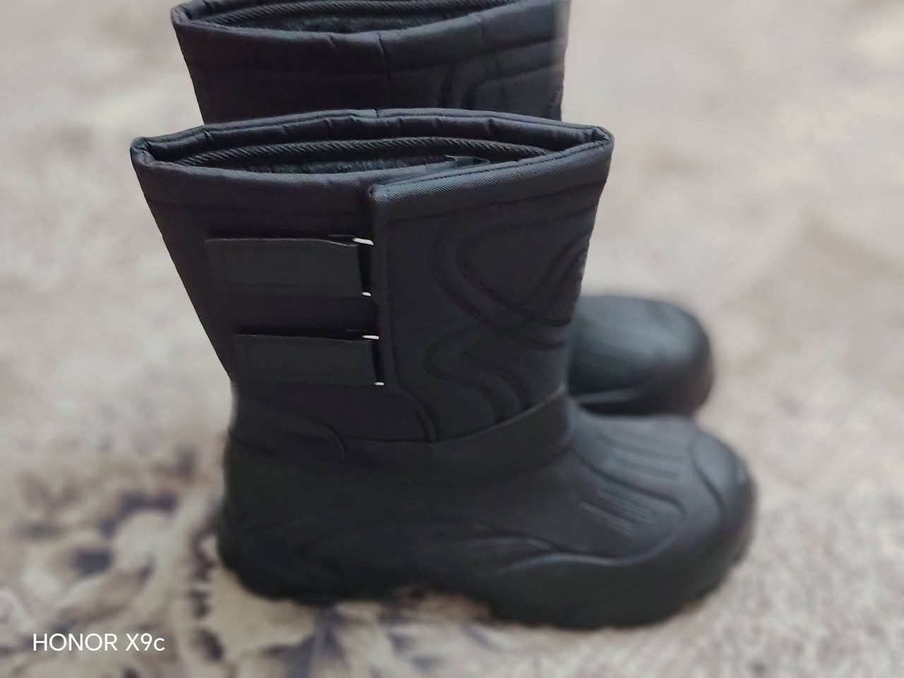 حذاء كلش حلو ونظيف وجديد مال دراجات هارلي والسعر 25 قفل  والعنوان بغداد قرب جسر الدوار  ركية فاضل  ***********
