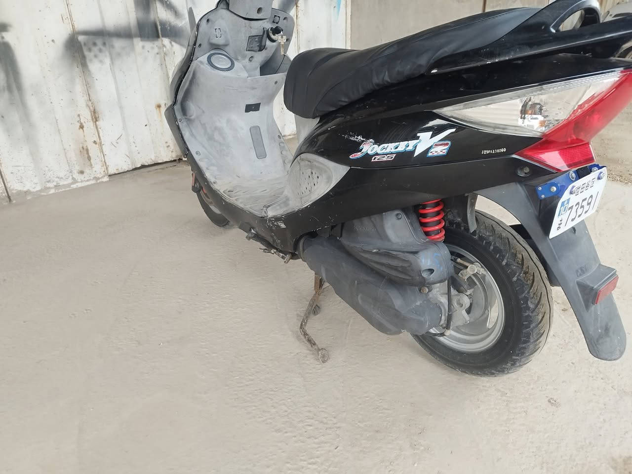 سلام عليكم  اخوان دراجه كامكو v2 موديل 2011 دراجه رمبه اقل شهر صار من طالعه مكينه مكفوله وكفر شوفت عينك مكان رفاعي باقي سعر 800وبيهاا مجال تفاصيل اتصال ***********
