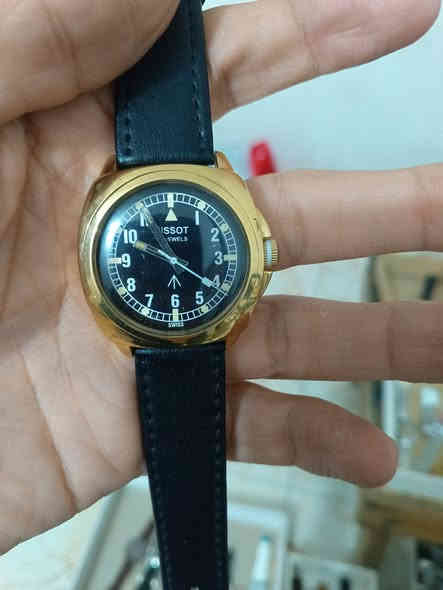 مجموعة ساعات ماركات مختلفة اصلية بيهم ياباني وبيهم سويسري 
كل وحدة وسعرها للاستفسار مراسلتنا على الخاص او عبر الواتساب ***********
