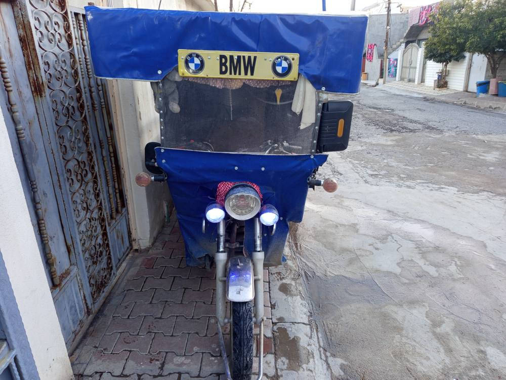 بە ناوی  خوای  گە ورە و  مهرە بان

ماتۆڕ   3  تایە  بێ مە سرە ف

مە کینە  200   مۆدێل    2016

مە نە فێس و ڕە قە می شانسی بە شە رت

گێڕو مە کینە و دە بڵ گێڕو گاردنی بە شە رت

گێچی ئە لکترۆنی  کارە بای کامل ئیشە کات

تایە چوپلێس تندوتۆڵ  شلوشاونییە

لە حیمی  تیانییە سە ماعە و پاتری لۆک

ماڵی دۆست و کە سابە تە بۆعە یب مە گە ڕێ

بای  9 گە ڵاو  مە عامە لە یە *********** سلێمانی
