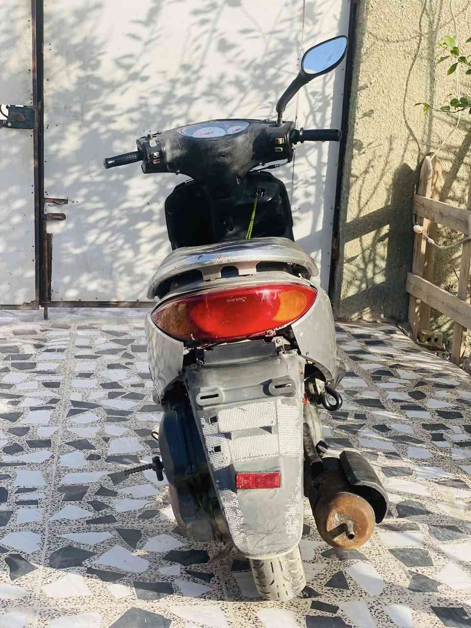 السلام عليكم
دراجة ابريد 140مكفولة كفالة عامة 

سلعة ومعدل دراجة ممفتوحة ابلدي 

كهربائية كلاهة شغالة نكرت هندر

المكان بغداد الشعب بوب الشام 

الرقم ***********

السعر 400 وبيه مجال
