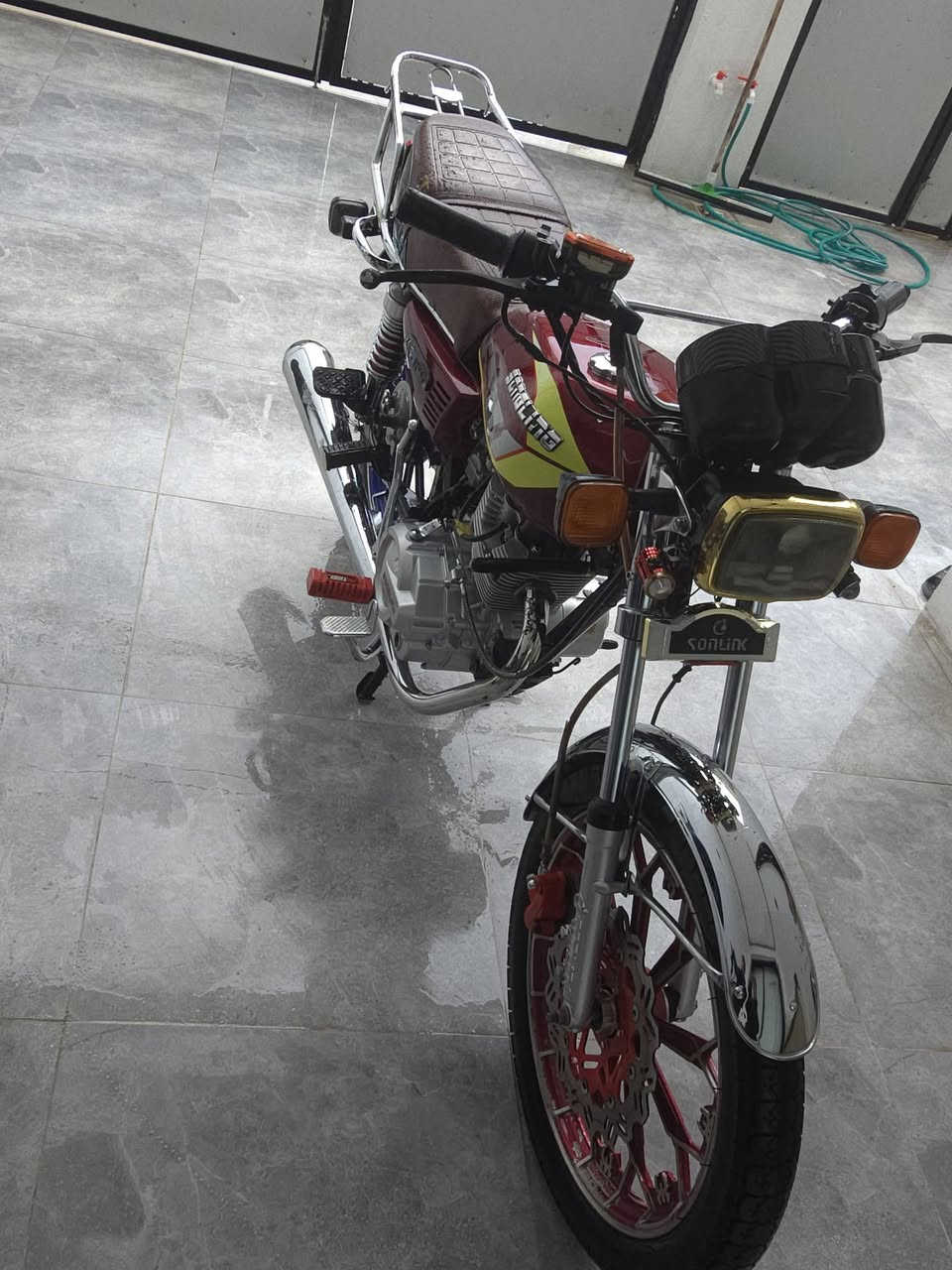 سلام عليكم للبيع موديل 2024 موطور نضيف 
بس بي الكير الثالث بي صوت بي منفيس كهربائياته شغاله سعره 370الف شراي اتصل ***********
