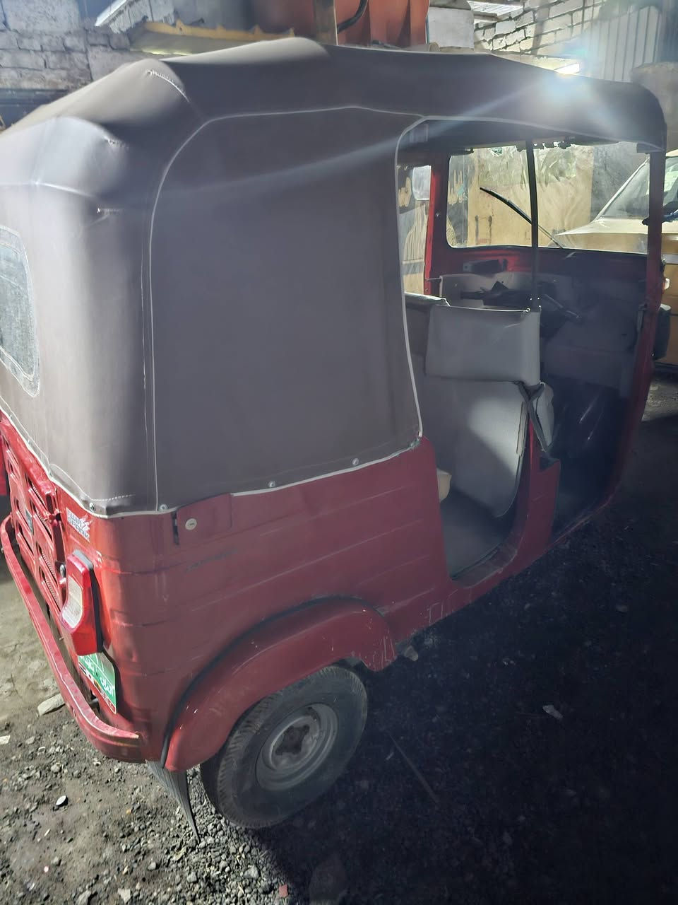 سلام عليكم تكتك ٢٠١٨ اوراق كامله
مكينه خير من الله تكتك معمره عام السعر ٤ونص وبيها مجال
المدينه تقاطع الكياره  ***********
