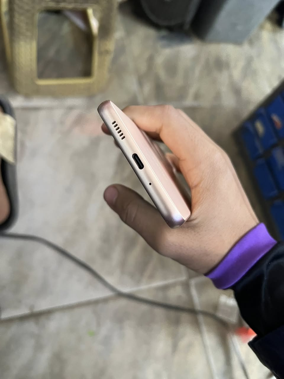 السلام عليكم سامسونك A33 جديد مامفتوح نضافة 100 السعر 170 وبي مجال ديالى بعقوبه قرب مدرسة الأمين الرقم ***********
