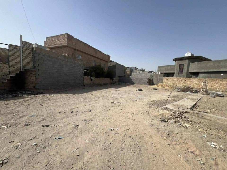 قطعه ارض للبيع مساحه 344متر طابو زراعي نهايه شارع وول  شارع 6 أمتار   المكان حي الجولان قرب جامع نبي الله يونس لل استفسار الاتصال يرقم صاحب القطعه *********** واتساب اتصال السعر 30مليون وبيه مجال
