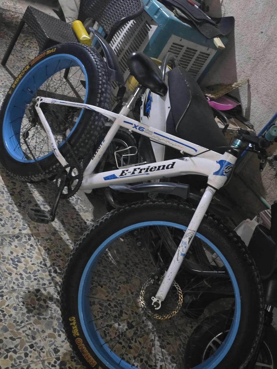 سلام عليكم 
باسكل دبابه  نظيف
مكاني كربلاء حي العامل 
الاستفسار ***********
السعر 100وبي مجال
