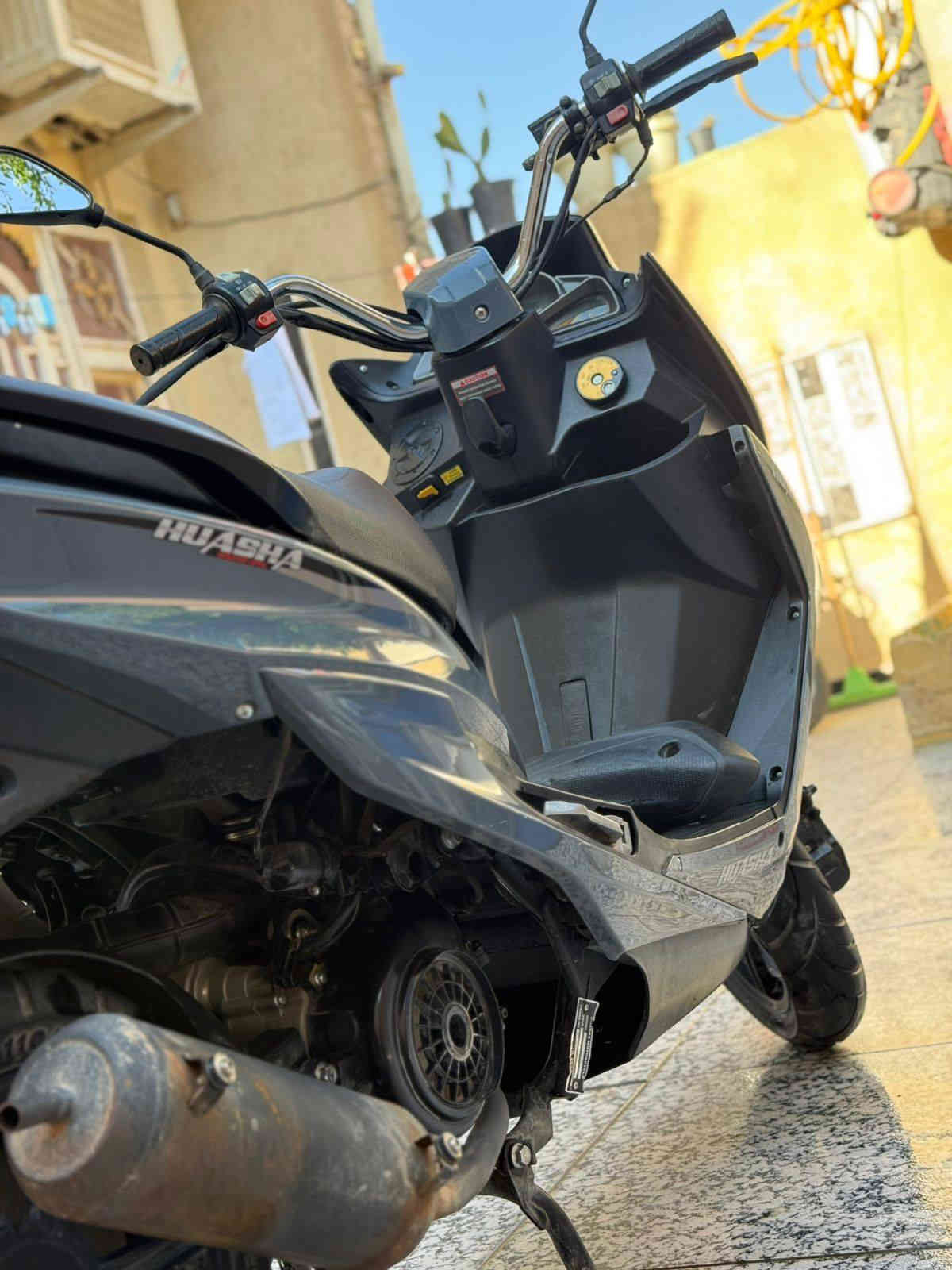 السلام عليكم
دراجة ان ماكس 2023 بحالة الوكالة مكفولة كفالة عامة 
ملحقات كاملة 
بصمتين تشغيل عن بعد + عدة صيانة 

السعر مليون و 200 وبيها مجال بسيط للشراي
***********
