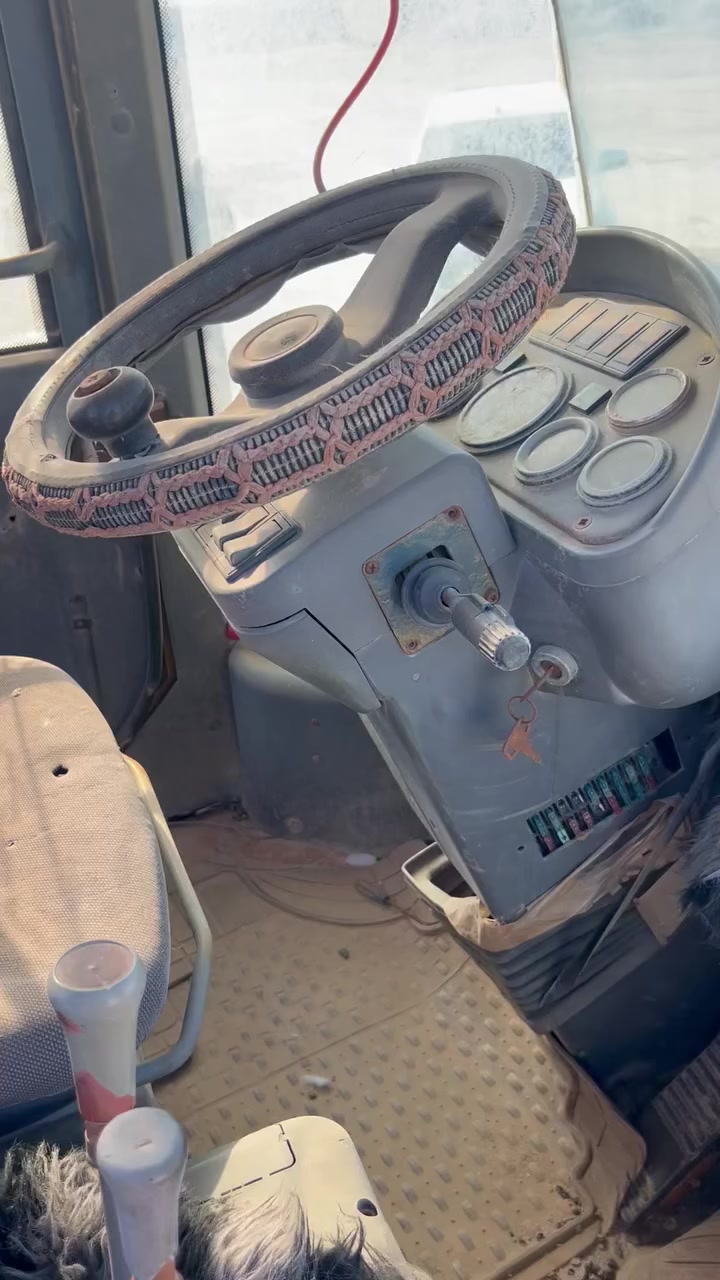 السلام عليكم من رخصة الأدمن
شفل صيني  ال جي تحويل   موديل ٢٠١١بس محرك كايم والباقي كله بلادي /***********حجم ٥٦ يرهم مراوس
