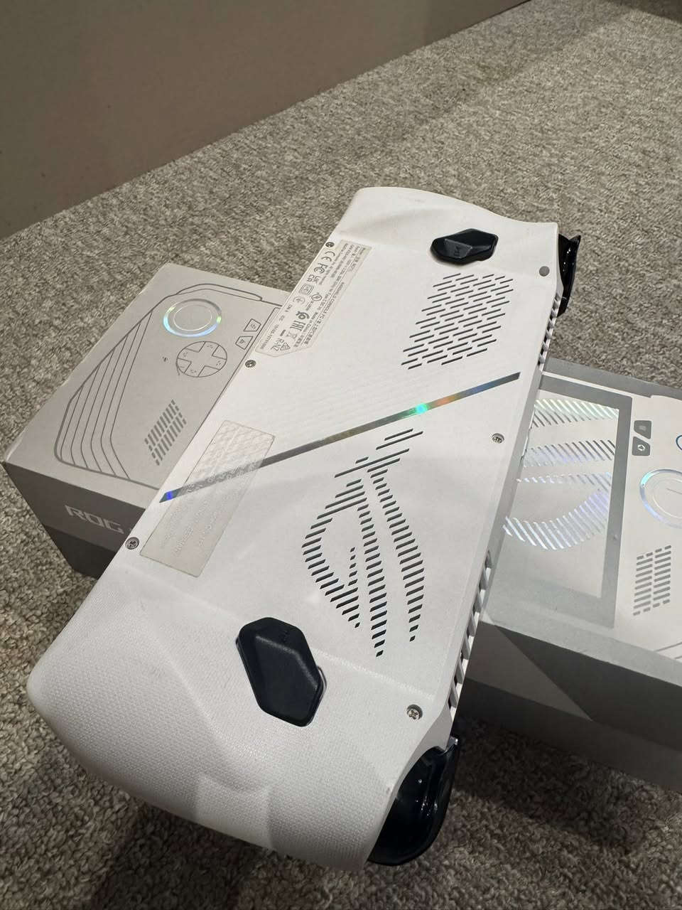 Z1 extreme
مع كيم باس 3 اشهر مفتوح مجانآ الجهاز جدا نظيف مكاني بصره 
سعره النهائي 580 الف 
***********
الجهاز بيه حساب لعبه فيفا26 اون لاين مشتريه
