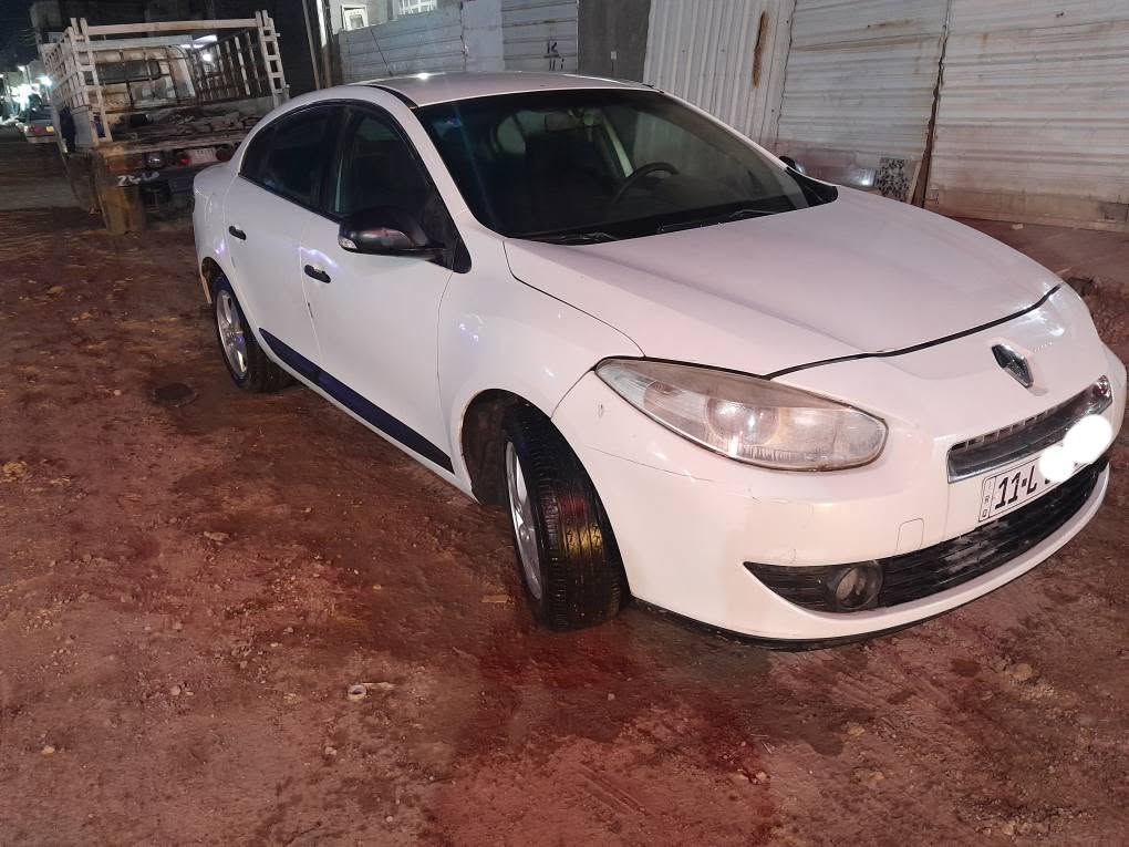 رينو فلونس مديل 2012 رقم بغداد انكليزي باسمي سعر 64 ورقة وبيها مجال سيارة بلاديه على وضع الشركة ماشية 80 الف  وتبريد بيه ليك   مكان بغداد  *********** بغداد, العراق
