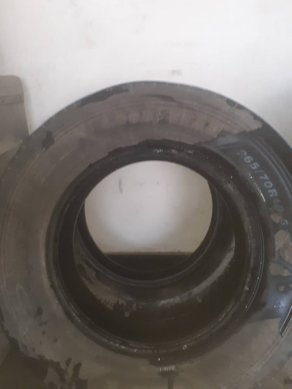 اطارات مال اتيكو 3 أزواج مستعملات اوربي حجم 265 / 70 /5,19
زوج كود يار و3 تايرات كونتنتال واحد برجستون 

السعر 300 

العنوان بغداد الدورة علوة الرشيد


**إذا كنت صاحب هذا الإعلان وتريد حذفه لأي سبب، رجاءا أرسل رسالة إلى الدعم الفني**