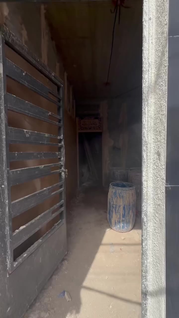 سلام عليكم بيت لبيع مساحه ٥٠.  دراجه اولى طابوك بيت.  عالي ع  شارع رفت ٥٠ صب عنوانه سبع قصور قرب صيطره سبع قصور***********
