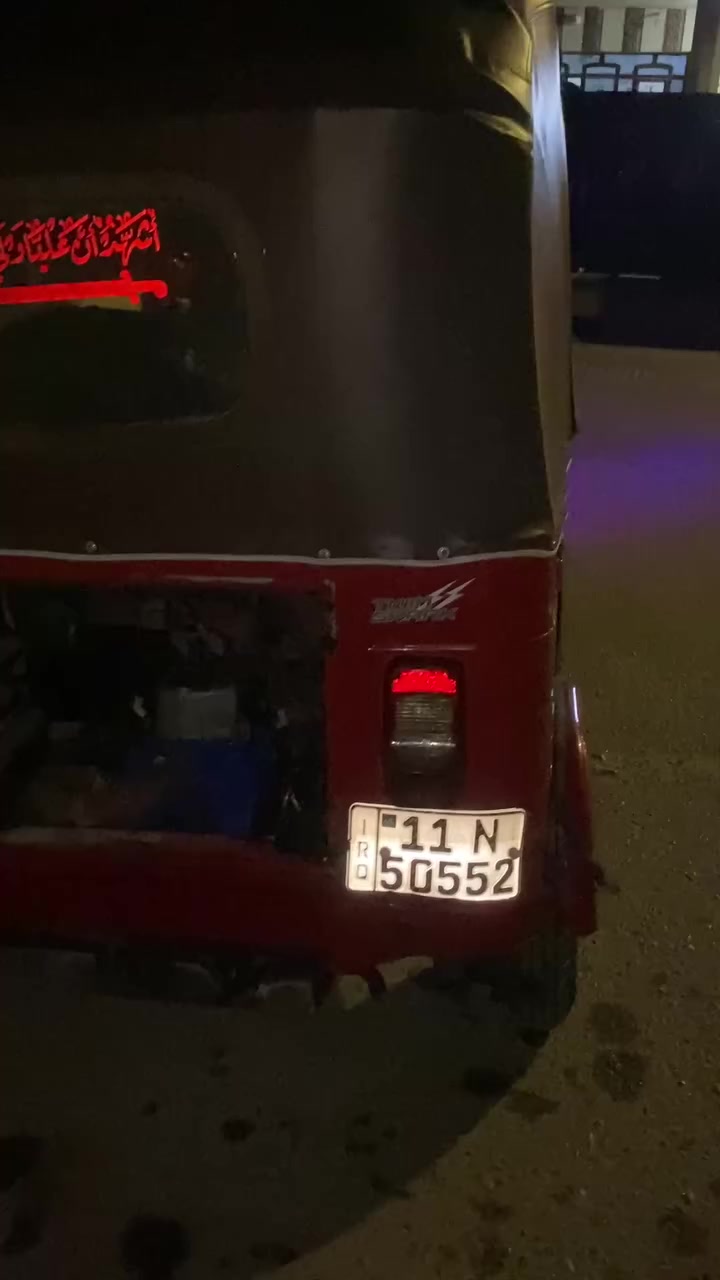 السلام عليكم اخوان تكتك موديل 19 مضلع التكتك جواهه تخم تاير مجفته المكينه واكفلهه الك من تنقيص وتبخير مكينه تخبل والتكتك بيهه ضربه بل يسار موضحه بل فيديو بيههه بس هاي الضربه 
*********** 👍🏻♥️
