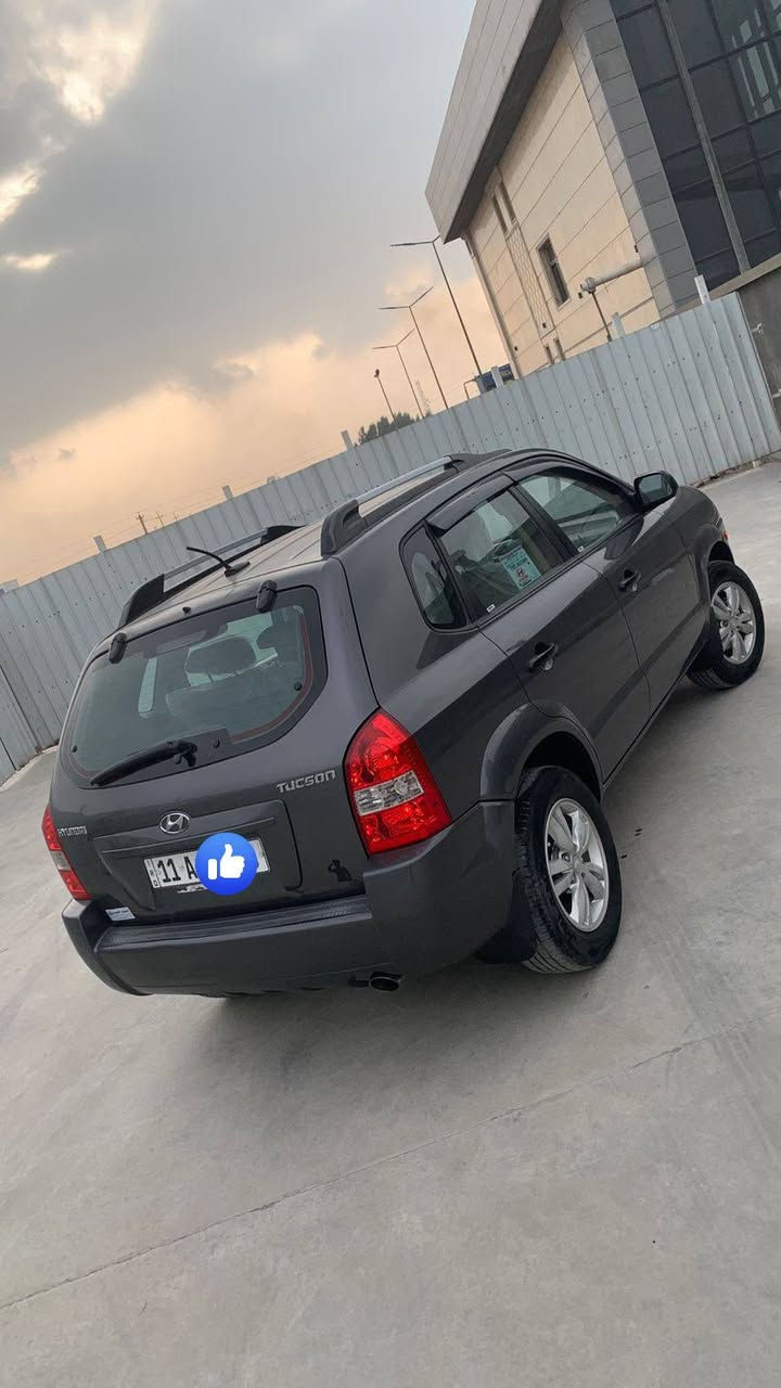 سلام عليكم توسان البيع وارد أمريكي حادثه مثل ما موضحه بل سونار سياره جديده عله وضع الشركه ماشيه 72 فقط السعر 118 وبيه مجال مكاني بغداد بياع حي لعلام  ***********هاذ رقمي اتصال وبيك خير وتدلل
