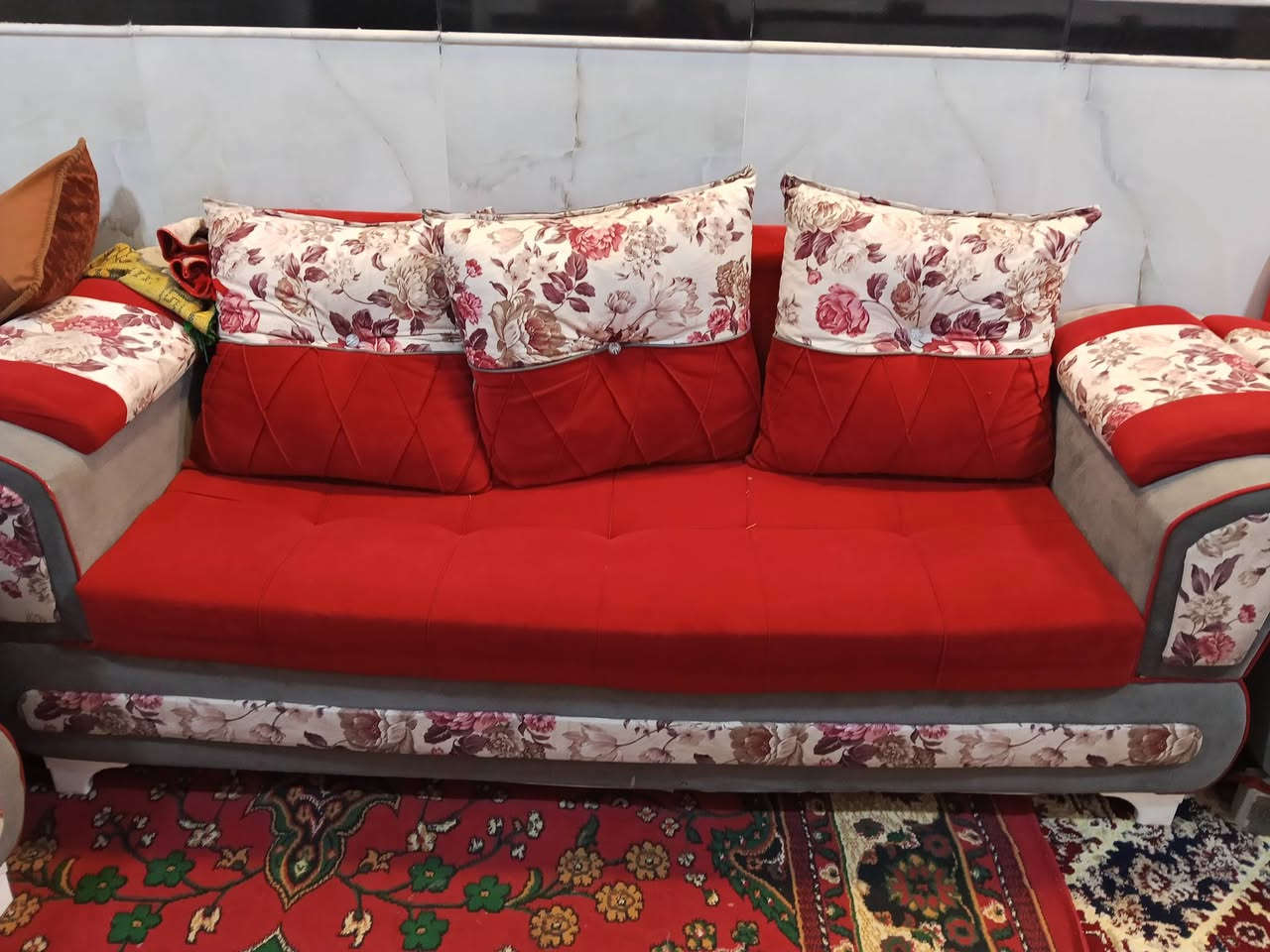 سلام عليكم
لبيع تخم نضيف مستعمل 
مكاني كربلاء
 السعر 350الف بي مجال 
***********
