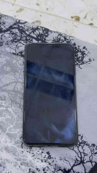 للبيع iPhone 11 Pro Max 
فول نضافه جهاز ما واصل مصلح شلع 
البطاريه مرفوعه  بدون فتح 🔋80 الل 95
الذاكره256
نموذج. A
تك سيمكارت 
كيبل شحن فقط كورتون ما موجود 
السعر 470بي مجال شي قليل 
واتس ***********
مو شراي اعبرو المنشور
