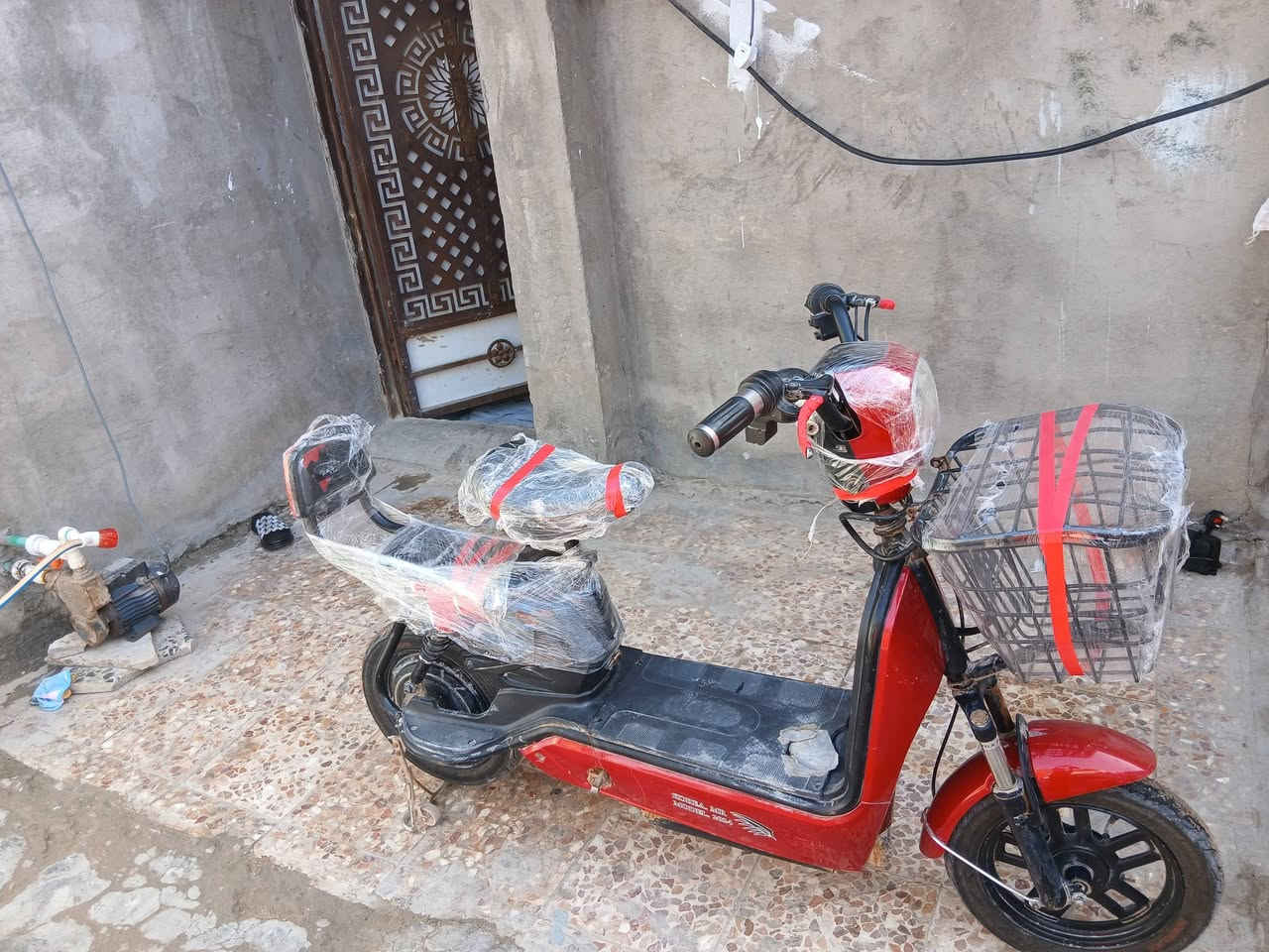 سلام عليكم دراجه شحن حجم ١٤ للبيع دراجه حلوه ونضيفه بيه بس واير بي طبك سوي وشغل وطلع دراجه نضيفه لله شاهد قيم واخذ موجود خاص واتساب ***********
