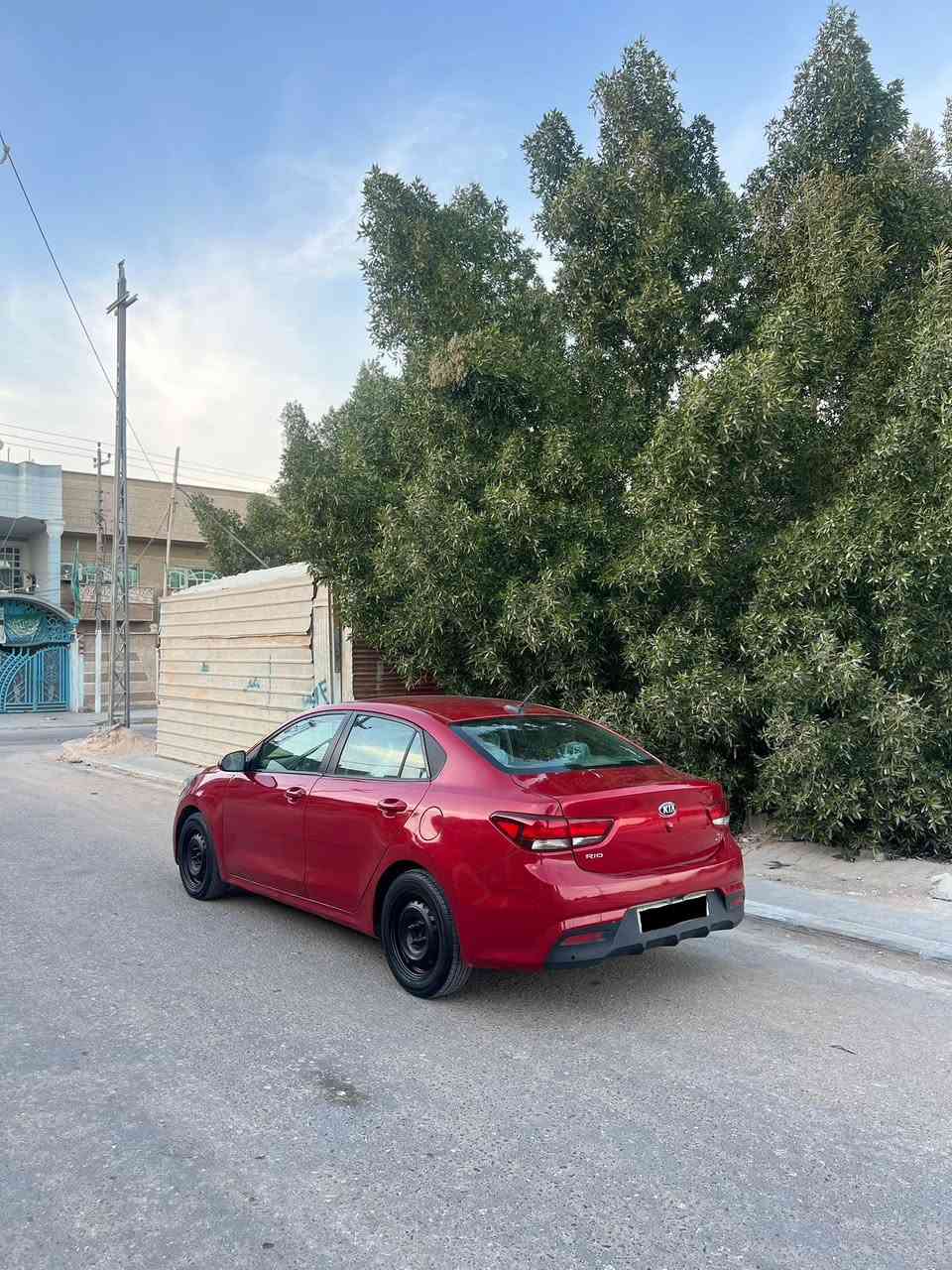 كيا ريو 2018  محرك 1600 السعر 98  سياره نظيفه وجاهزه ما عايزه شي بيه 4 قطع صبغ بدون دواخل  بدون ضربه فقط رش رقم نجف دولي بسمي ***********
