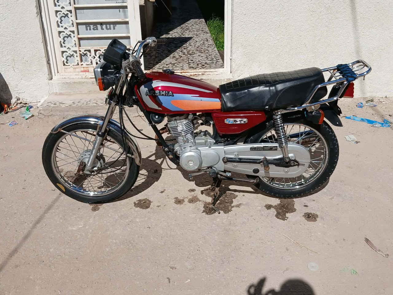 السلام عليكم دراجه ارشه للبيع موديل 20 اوراق وصولي دراجه برغي مو مفتوح بها واي نقص ما بيها السعر 575 عنوان كربلاء قنطره السلام /***********
