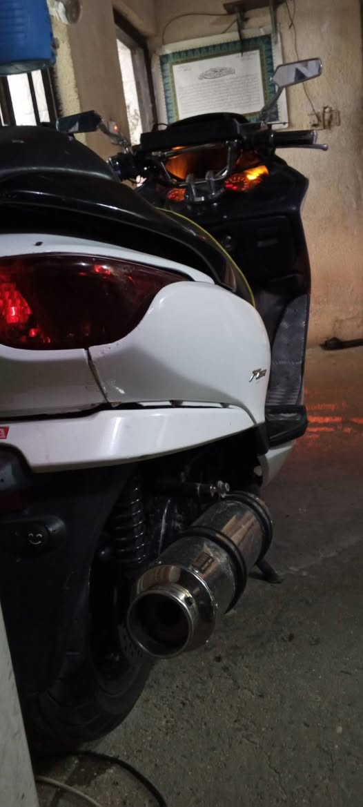 فورزه 09
دراجه فول نضافه 
دراجه لون ابيض
صالنصه رياضي

الدراجه بيه نضام مانع انزلاق

يدات السكليتر رياضي يعني الدراجه مزوده 

الدراجه ملغي الكير مالهى

الدراجه فول مواصفات

والدراجه مابيهى اي عطل

الدراجه كامله مكمله

الستفسار

***********

مكاني بغداد مدينت الصدر الحميديه
