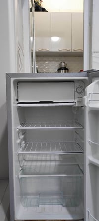 ثلاجة • للبيع