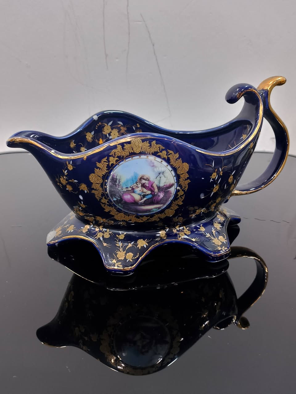 غراض قديمة للبيع يابانية وبلغارية وصيني قديم قيم واذا عجبني السعر ابيع
***********
