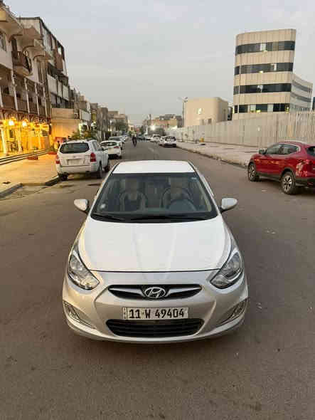 السلام عليكم اكسنت خليجي محرك ١٦٠٠ موديل ٢٠١٣ مكفوله من الضربه بيها صبغ فقط كير مكينه خير من الله تخم تاير جديد باتري جديد سياره جاهزه من كلشي سنويه هزه جديده غرامات مصفره مكاني الشعب شارع الأسواق 
السعر ٩٣ رقمي ***********
