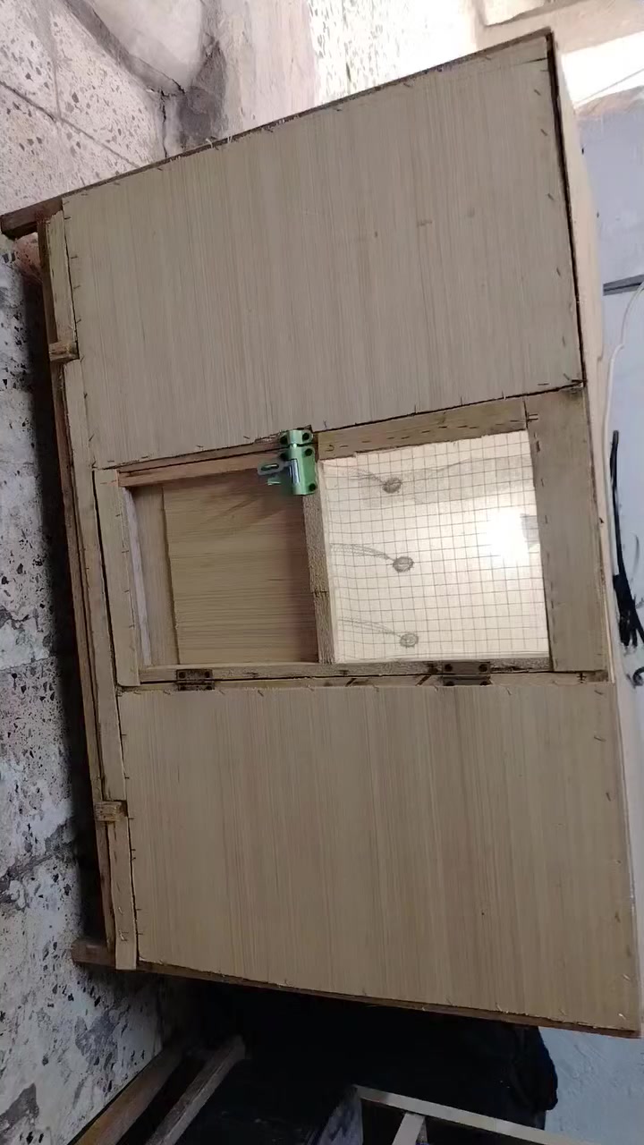 حاضن افراخ البيع مستعمل قليل    
كامل درجه اوله  
القياس الرتفاع 70
العرض متر 
النزال 50 
مفرغه السحب الهواء الفاسد وغاز الامونيه 
وطوافه ماي 
وتور ناعم ضد البگ  
وسيم بيارسي ارضي
ومجر تنضيف   
نقص متحكم ومصباح حراري  فقط 

الماعرف قيمته وسوگهن الا يتعبنه ويكسر سعر 

السعر خاص 
العنوان العماره حي الوحده السلاميه


**إذا كنت صاحب هذا الإعلان وتريد حذفه لأي سبب، رجاءا أرسل رسالة إلى الدعم الفني**