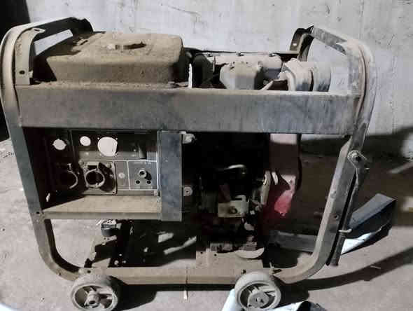 سلام عليكم مولده للبيع شغال نكره سلف اول باب ما مفتوح كولشي ما بي سعره 350الف مكاني  كركوك حي العسكري أو هاي رقمي ***********
