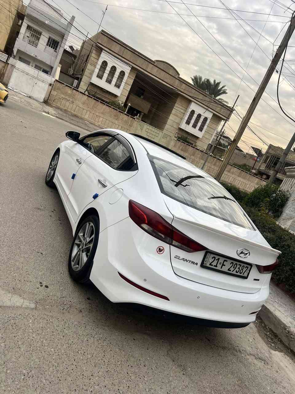 النتره مديل 2018 سوبر خليجي بأسمي شرط التحويل سياره فول مواصفات وكفاله عامه عده بارد صغير بل باب الخلفي ودوسه بس سياره جديده ماشيه 90 على وضع الشركه وكامله مكمله للخير مكاني بغداد البلديات ً.  السعر. 157 وبيهه مجال 
رقم الهاتف ‭0772 261 1069‬
