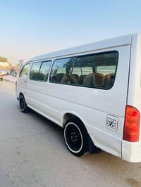 جنبي 2014 مكفوله من الصبغ بيهه بس بارد بجنطه او لبجم يم العلامه مدوشمه...