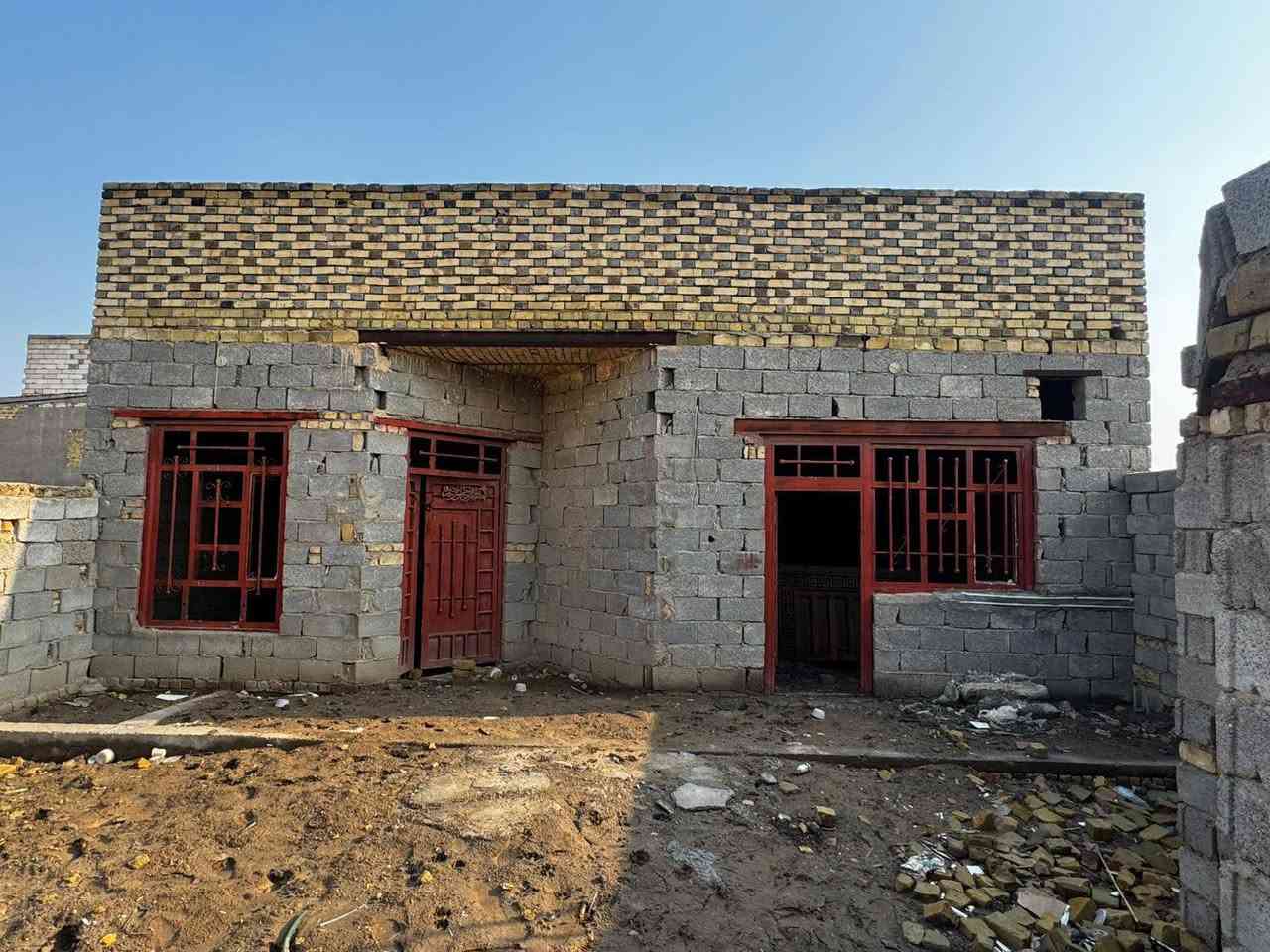 دار للبيع طابو صرف مساحه 125 ركن مربع واجهه 10 ونزال 12 ونص / في السيديه يحتوي ع استقبال+ صاله+ غرفه+ مطبخ+ صحيات/( مأسس ماي وكهرباء )عوزه نواقص كما موضح في الصور/ الطابو باسمي تحويل مباشر السعر 34 مليون وبي مجال
الرقم *********** بي واتساب
