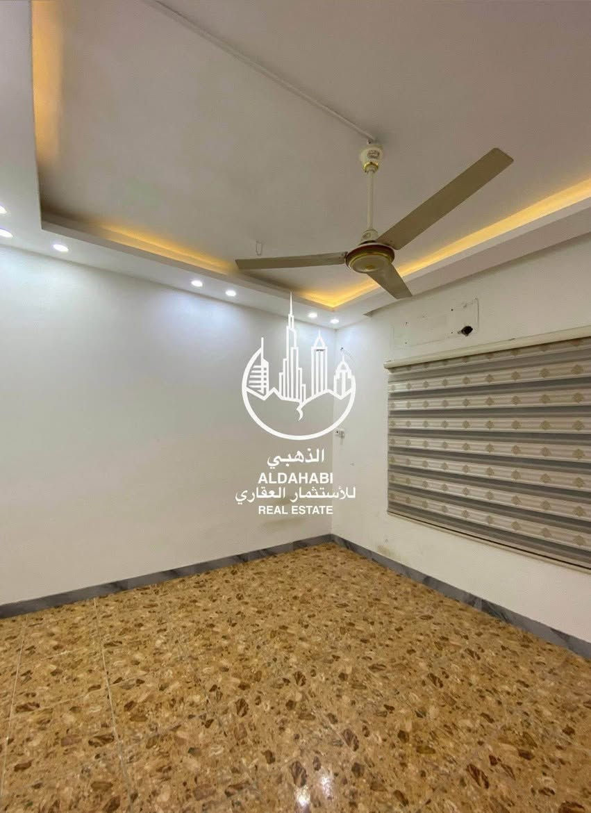 بيت طابقين للايجار في الطويسه موقع ممتاز جداً يلائم السكن العائلي

مواصفات البيت يحتوي ثلاث غرف منام ، صاله ، استقبال ، مطبخ ، صحيات ، كراج 

سعر الايجار مليون وربع 
.
للمعلومات اكثر الاتصال على الارقام
*********** 
***********
او زيارة موقعنا 
البصره _ شارع عام حي الزهراء _ قرب مستشفى النفط 
الذهبي للاستثمار العقاري
مجاز قانونياً البصرة, العراق
