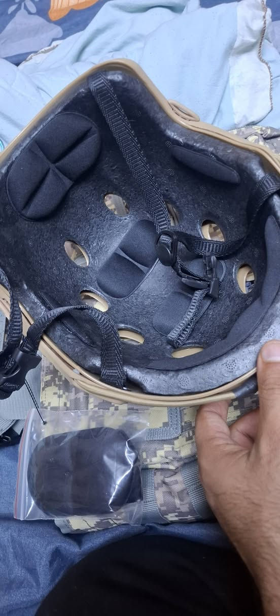 سلام عليكم
خوذه عسكريه اعتقد بلاستك هي او عضم عاج المهم خفيفه الوزن 

سعر ١٢ الف فقط


**إذا كنت صاحب هذا الإعلان وتريد حذفه لأي سبب، رجاءا أرسل رسالة إلى الدعم الفني**