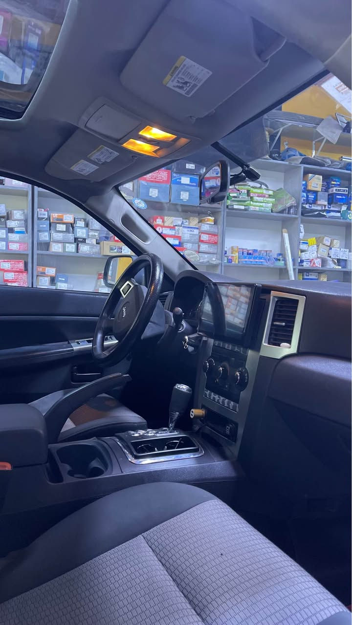 جێب لاریدۆ 
مۆدێل ٢٠٠٨
مەکینەی نەکراوەتەوە بەشەرتی فەحس 
شاشە ئایپاد ئەسڵی 
قەپات مواسەفات بەس جلد نیە
سڵاید
توڵ
بلاجکتۆر
هۆک
دەبڵ ئەکسل
بێ بۆیاخ 
بێ سارد و چاڵ
بۆیاخ تەنک
دەعامی بۆ دەعامی بەشەرت
بەناوی خۆمانەوەیە
جامی نەشکاوە
تایەی تازەیە
پێشی داگیراوە 
رۆن و بانس و هایدرۆلیکی تازەیە
گەرمی و دەبڵ ئەکسلی بەشەرت 
نرخی 131 گەڵاو کەمێک مەجال
شوێن شارباژێر چوارتا
*********** السليمانية, العراق
