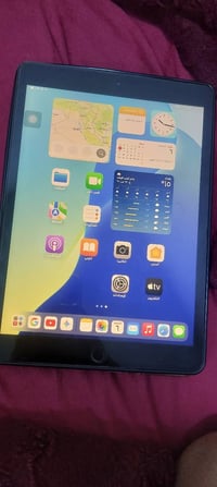 ايباد ٨ استعمال سنة واحدة التفاصيل والسعر خاص او اتصال 07718337021