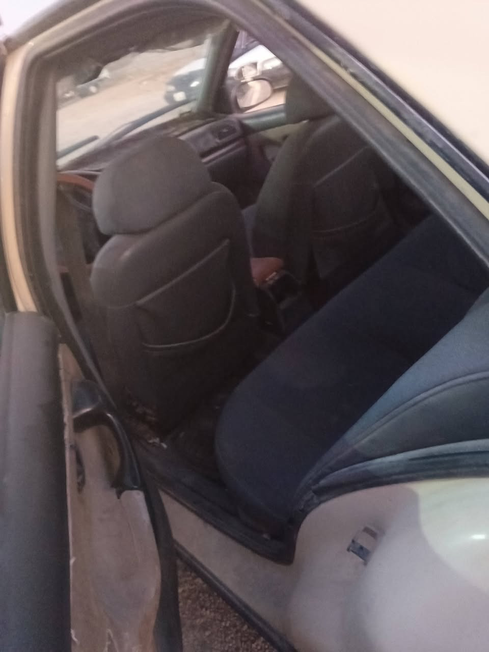 السلام عليكم من رخصت الادمن المحترم 
بيع فقط
 بيجو306
جاهزه من كلشي كابريتر
. كير عادي تحويل مباشر 
نصافه كدام عينك سعره 14 وبيه مجال بسيط 
  مكانه رمادي 7 كيلو 
الاتصال ***********
