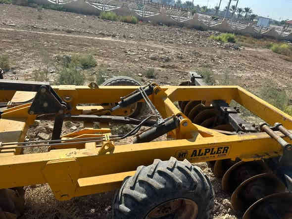 دسك البير الباب الاول 32صاج مكفول من الحيم والطك السعر13وبيه مجال المكان العماره للاستفسار اتصال ع رقم *********** واذا اكو مرواس بدسك 24عادي ماكو إشكال مع الفرق
