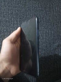 آيفون ١١ابرو مكفول الباريه67 الضاكره٢٥٦ سعره ٣٠٠ وبي مجال 07879783505