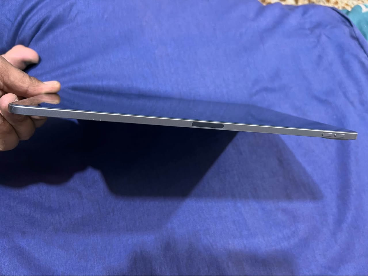 السلام عليكم iPad Pro مقاس 12.9 بوصة (الجيل الرابع) ذاكره 128 بطاريه 82% نضافه 90% ملحقات كامله كارتونه شاحنه السعر 600 وبي مجال مكاني بغداد الزعفرانيه 
***********واتس اب فقط
*********** اتصال بغداد, العراق
