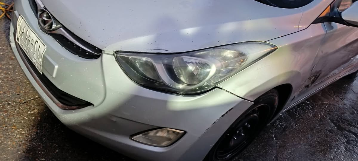 للبيع هيونداي افانتي 2014
محرك 1600 GDI
السيارة خير من الله 
بس بيها اضرار موجوده بالصور 
السعر 80 
الاتصال على الارقام التالية 
***********
***********
