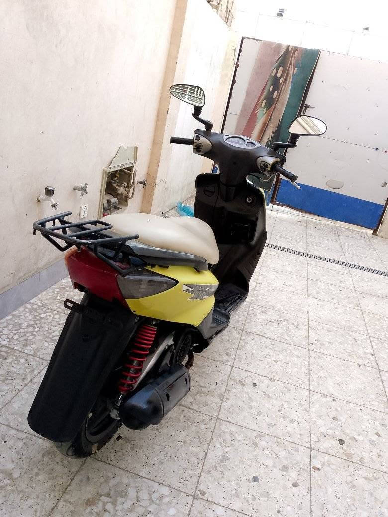دراجه سكنس ياباني سرعة 140 مكينه بلاديه ما مفتوحة ابد ناعمه شلعه قويه كهرباء كوله شغال نكره سلف هندر اوراق بسمي كفرات اصلي ختم واحد الدراجه صار 3 اشهر من نازله رنبه كامله نضيفه السعر 500 بغداد الشعب رقمي ***********
