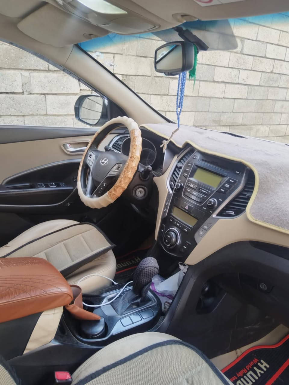 🌟🌟🌟 هواندي سنتافي..٢٠١٥  🌟🌟🌟
#ملاحظة_السياره_(بيع او مراوس ) 
رقم دهوك : السياره مجهزه رقم هزه سنويه جديد 
#السياره يوجد بطاقه الوقودية ⛽️⛽️⛽️
المواصفات: 
تحكم ستيرن جهتين 
شاشه وكامير حساسات 
كشن كهربائي 
مراه شفط 
اشاره فى مراه 
٧راكب 
٣ قطع تبريد 
السياره: محرك ٤ سلندر ٢٤٠٠ خليجي 
#محرك_وكير_مامفتوح.
#السعر ١٧٧ $ بيها مجال 
#الاتصال ***********_ ***********
#العنوان: الموصل _ الحمدانية
