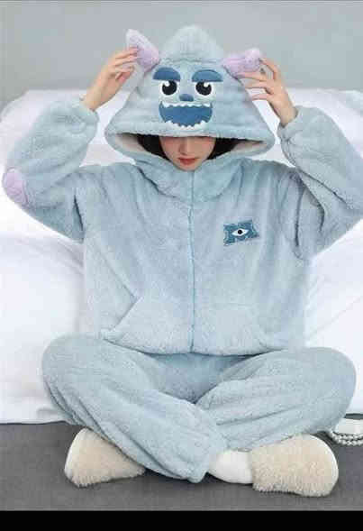 ❤️جديد. افخم واجمل موديلات الشتائي
تراك نسائي
الخامة فرو ثقيل ناعم درجه اولي
القياسات. L xl. xxl

السعر 10 الف بس 💰

الطلب خاص او واتساب ***********📞
مجمع ϻ𝐊 منزلية ،عطور ،حقائب ،أحذية
