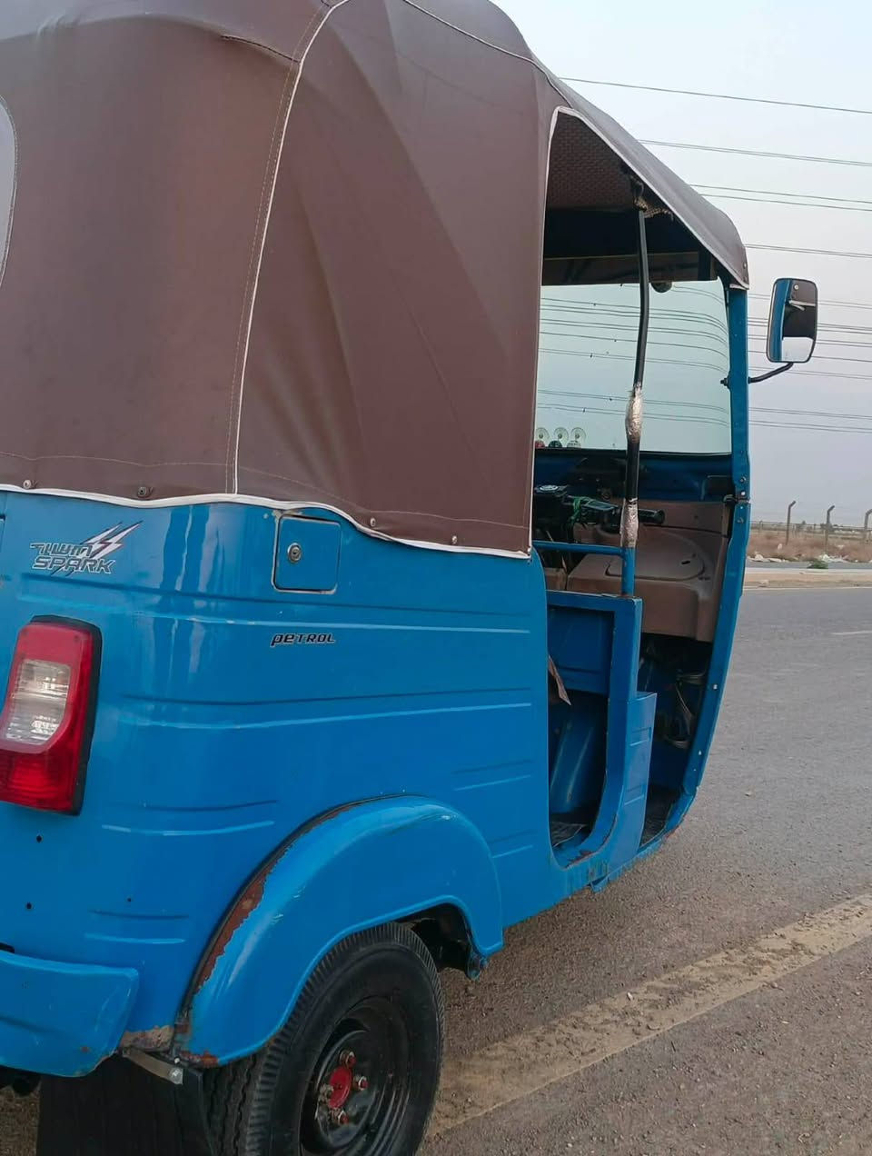 السلام عليكم تكتك للبيع موديل 20 شهر ٩ رقم وسنويه انكليزي
***********
