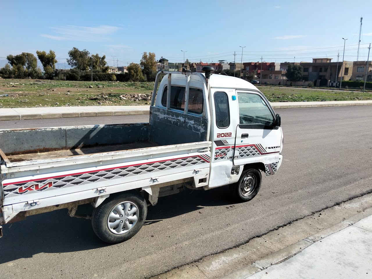 سلام عليكم عندي كيا فاول للبيع موديل 2006 منافيس كامل كير بشرط اكسن بشرط محرك جديد. مابي خياسانات  بشرط لا على الدوسات ولا بودي شاصي جديد بشرط بشرط اربعه تايرات جديد لايتات زينون كهربائيات كامل المكان موصل برطله السعر 16ورقه كورك وعندي واتساب ***********/***********
