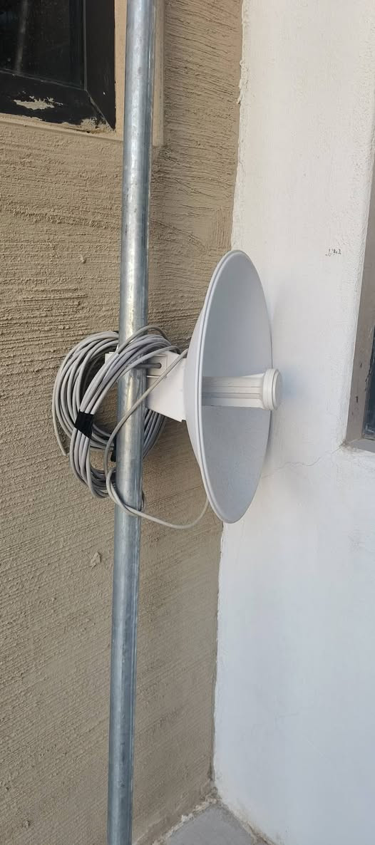 منظومة انترنيت راوتر ونانو كامل ملحقات استخدام كلش قليل السعر ٩٠ متوفر توصيل داخل
***********
