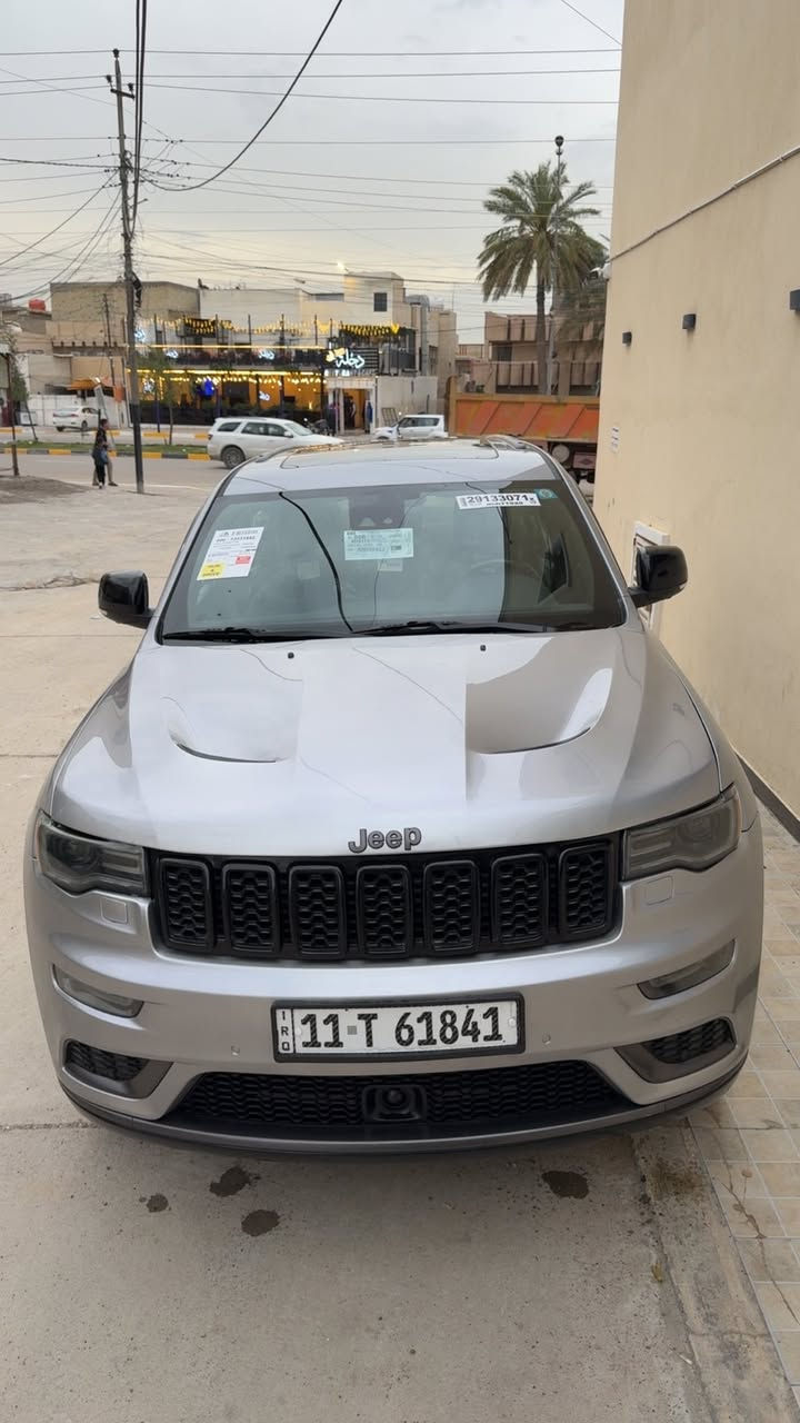 السلام عليكم
الجديد للجديد والجديد غالي
السيارة جديدة بمعنى الكلمة ومصروف عليها الله شاهد من دعامية للدعامية ومابيها نقص برغي ولاگلوب مشتغل بالدبول مصروف عليها من كل النواحي 

جيب S اوڤر لاندأمريكي 

موديل 2018 فئة S اوڤر لاند
فول مواصفات
 حادثها بنيد فقط مبدل اصلي 
* محرك 6 V
* رادار امامي مع مانع تصادم . 
* تحذير الخروج عن المسار . 
* جگات امامي خلفي .
* ⁠دوس صعود ونزول كهرباء بلادي 
* دفع رباعي 4x4 
* المقاعد الأمامية كهربائية .
* ذاكرة لحفظ وضعيات الجلوس . 
* المقاعد الأمامية  تبريد وتدفئة . 
* المقاعد الخلفية مع تدفئة . 
* انظمة القيادة .
* نقطة عمياء ..
* مقود السائق كهربائي . 
* تدفئة ستيرن . 
* سقف بانوراما .
* شاشه كبيرة مع نفكيشن GPS . 
* ⁠لايت منضومة عدسات LED
* كشافات ضباب بروجكتر زنون . 
* تشغيل عن بعد .
* صندوق كهربائي .
* حساسات أمامية . 
* حساسات خلفية .
* كاميرا خلفية .
* مرايا متحسسه للضوء العالي . 
* محدد سرعة . 
* نظام بريك اوتماتيكي ( Auto Break System ) .
*نظام صوت هارمن كاردون
* شاشات 
* رادارات .
* المسافة المقطوعة (54000) 
* وبعد هواية مواصفات 
* السعر (240) وبيها مجال
***********
